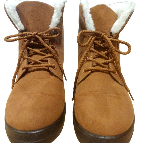 💸💲$14 Designer Look Fleece Lined Brown Suede Boots Women's Size 11 - Picture 3 of 6